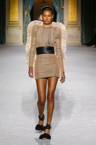 Look 32